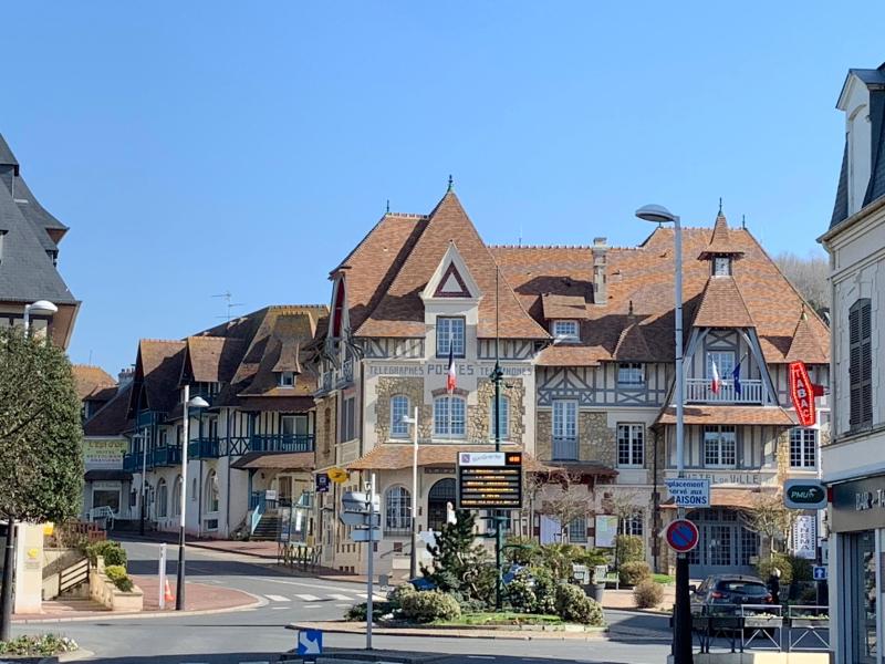 Le Victoria - Blonville-sur-Mer - Summer outside