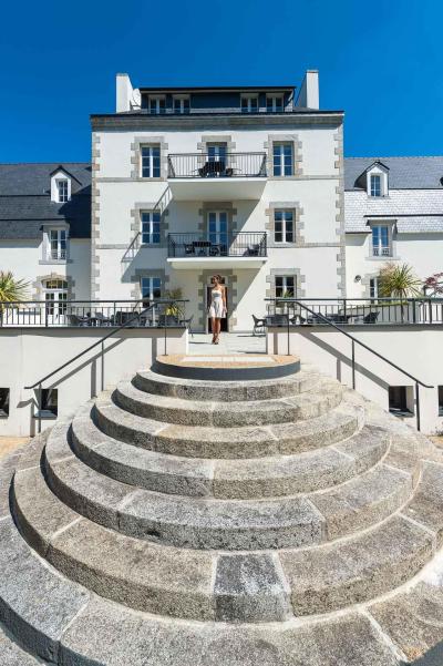 Le Domaine de Pont Aven - Lorient - Summer outside