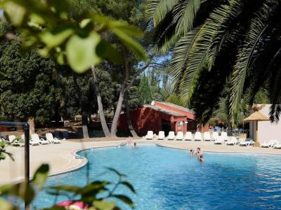 Résidence Le Village Camarguais Les Gardians - Sant Carles de la Rapita - Piscine